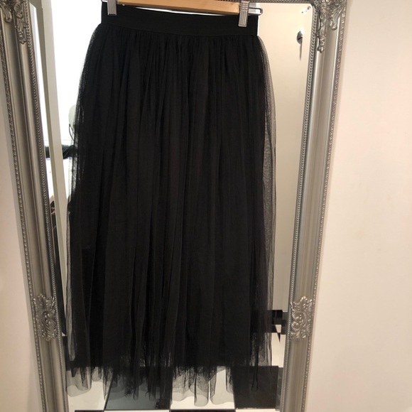 BLACK TULLE SKIRT - Small - Picture 2 of 3